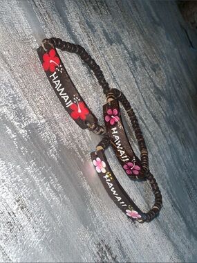 Hawaii Floral Wood Beaded Bracelet - Brown with Pink & Red Flowers - set of 3